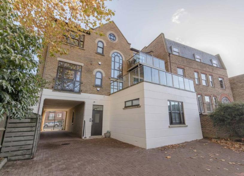 Hampden Apartments - The Charles วินด์เซอร์ ภายนอก รูปภาพ