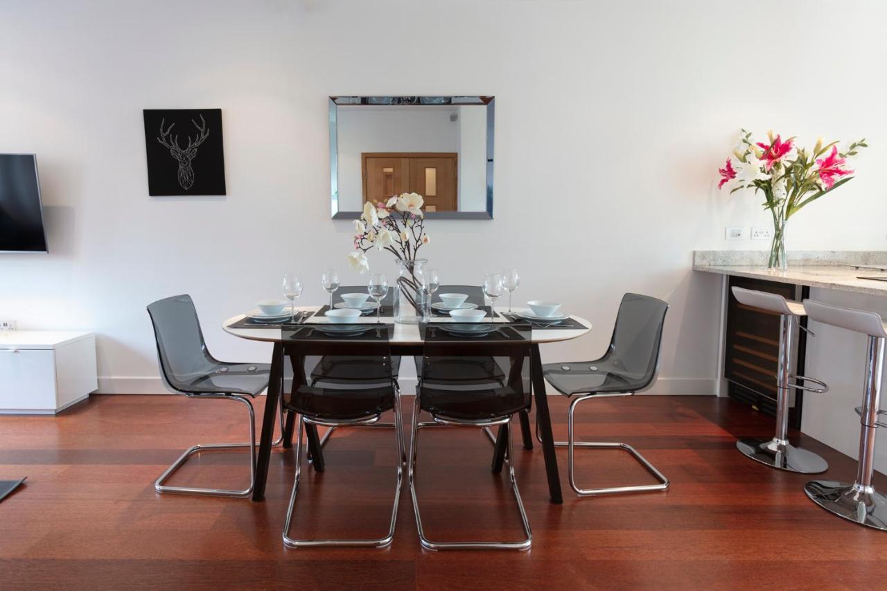 Hampden Apartments - The Charles วินด์เซอร์ ภายนอก รูปภาพ