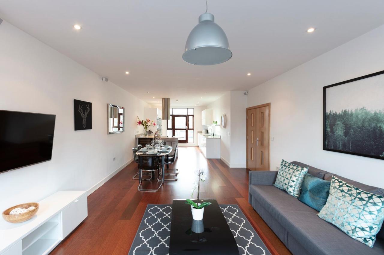 Hampden Apartments - The Charles วินด์เซอร์ ภายนอก รูปภาพ